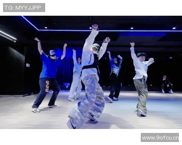 成都街舞队的力量与魅力探讨街舞文化在城市生活中的影响与发展